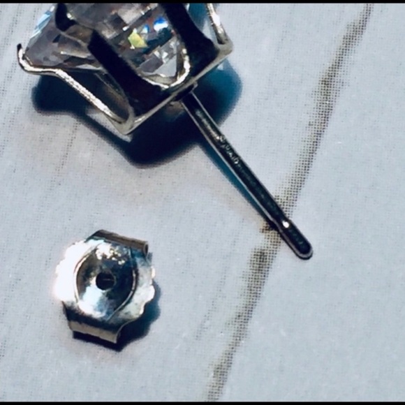 Swarovski Crystal Sterling Silver Post/ Stud Earrings - Picture 8 of 8